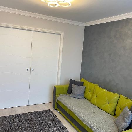 Gabi Apartament Suceava Esterno foto