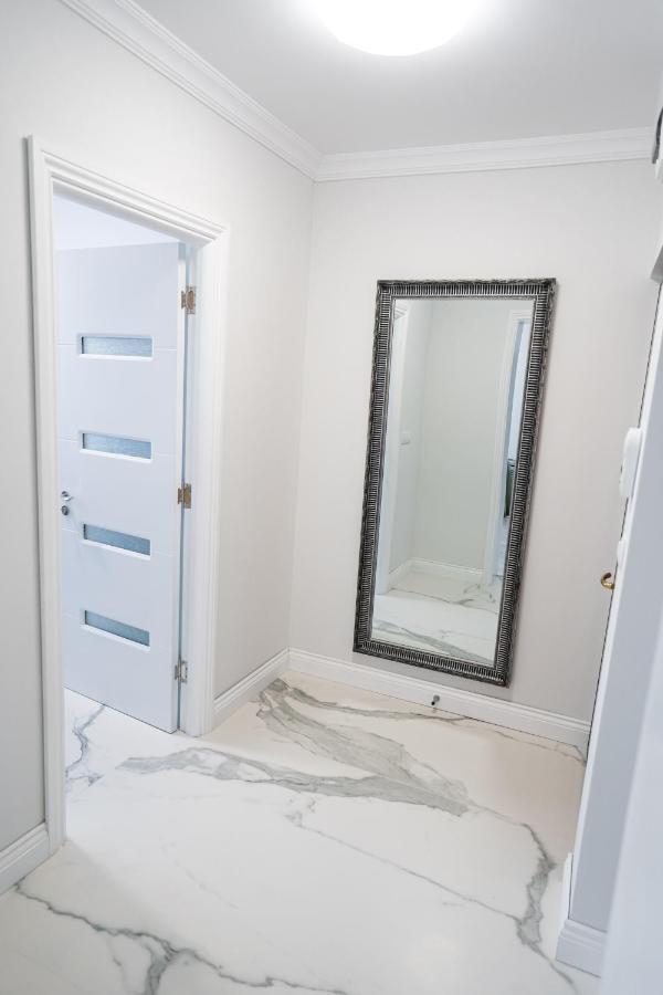 Gabi Apartament Suceava Esterno foto